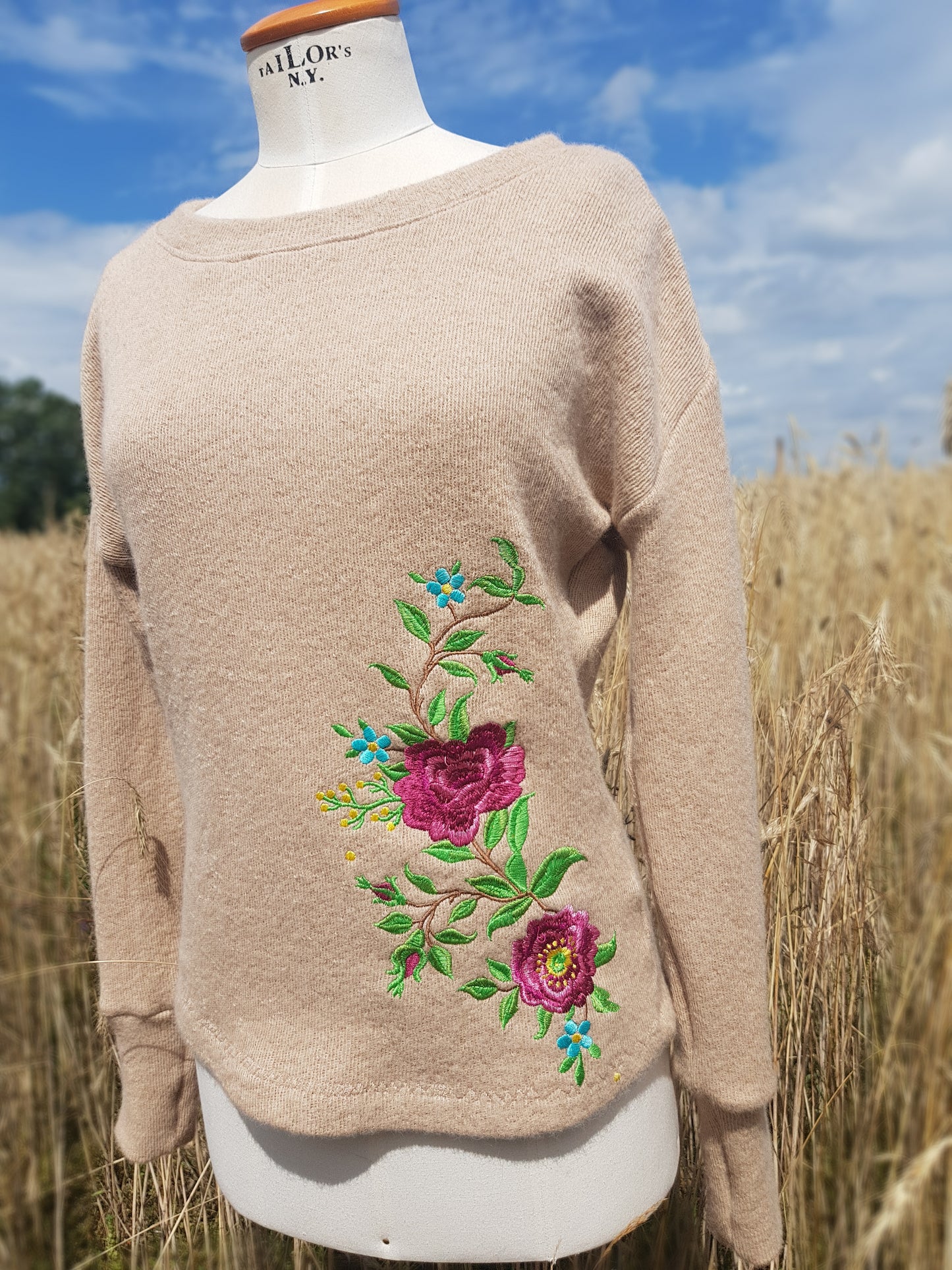 Oversize Pullover Damen Gr. S mit Stickerei